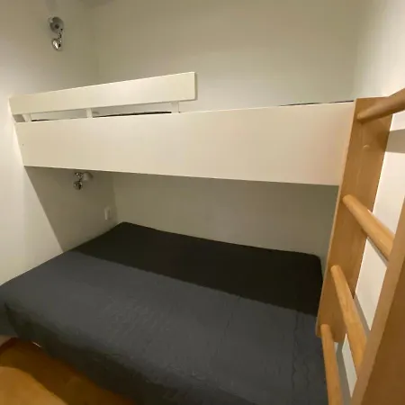 アパート Aarni ブオカッティ