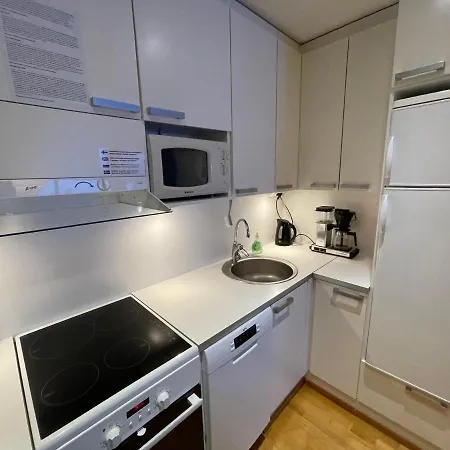 Aarni アパート ブオカッティ